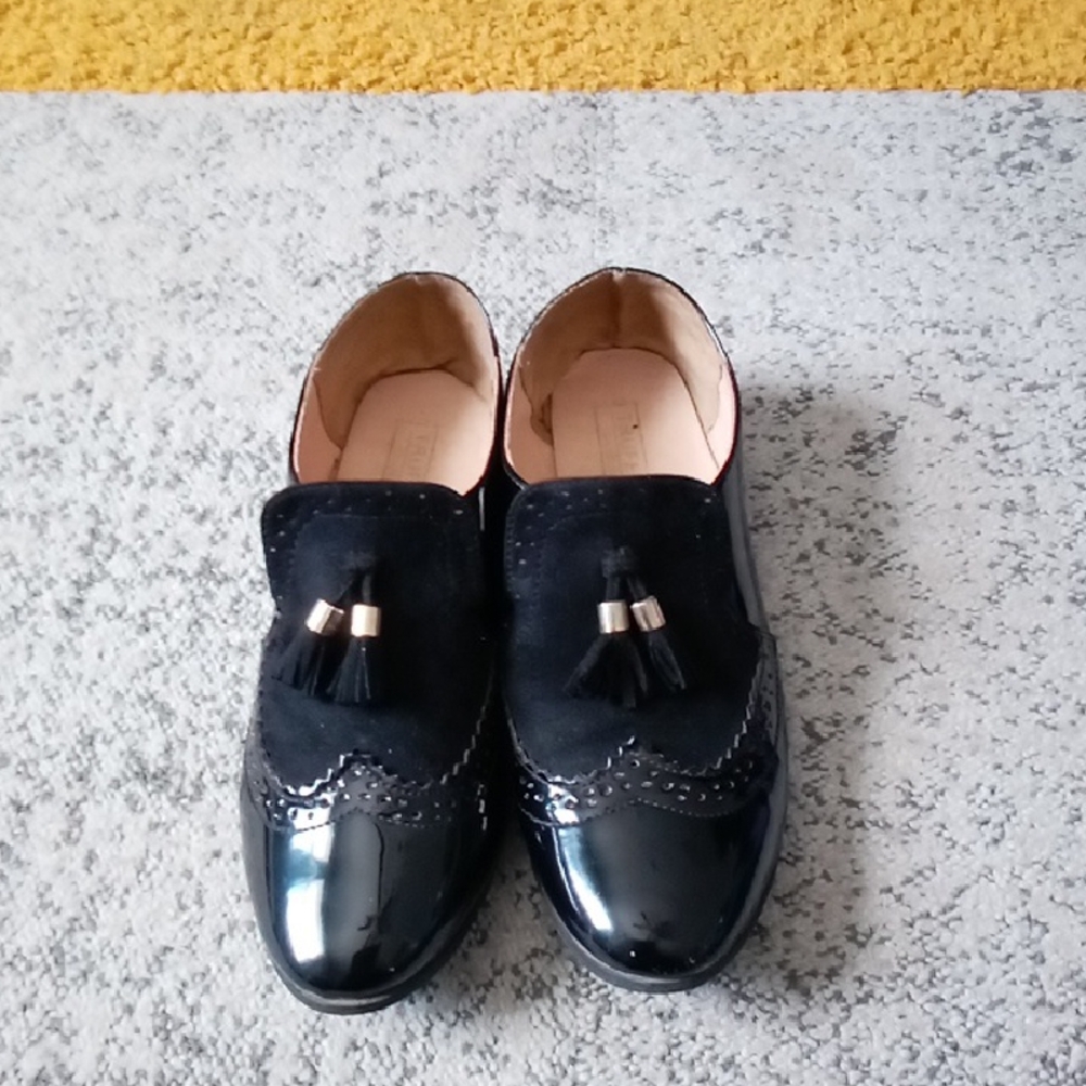 Elegant Black Tassel Loafers